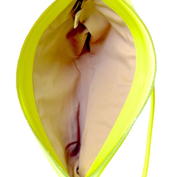 MCM Visetos Shoulder Pouch Neon Yellow - Picture 3 of 11